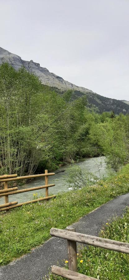 레컨테민스몬트조이 Un Havre De Paix Aux Pieds Des Chemins De Montagne 아파트 외부 사진